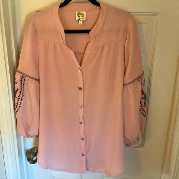 Fig&Flower  Pink Embroidered Button Down Blouse Size L - Picture 2 of 11